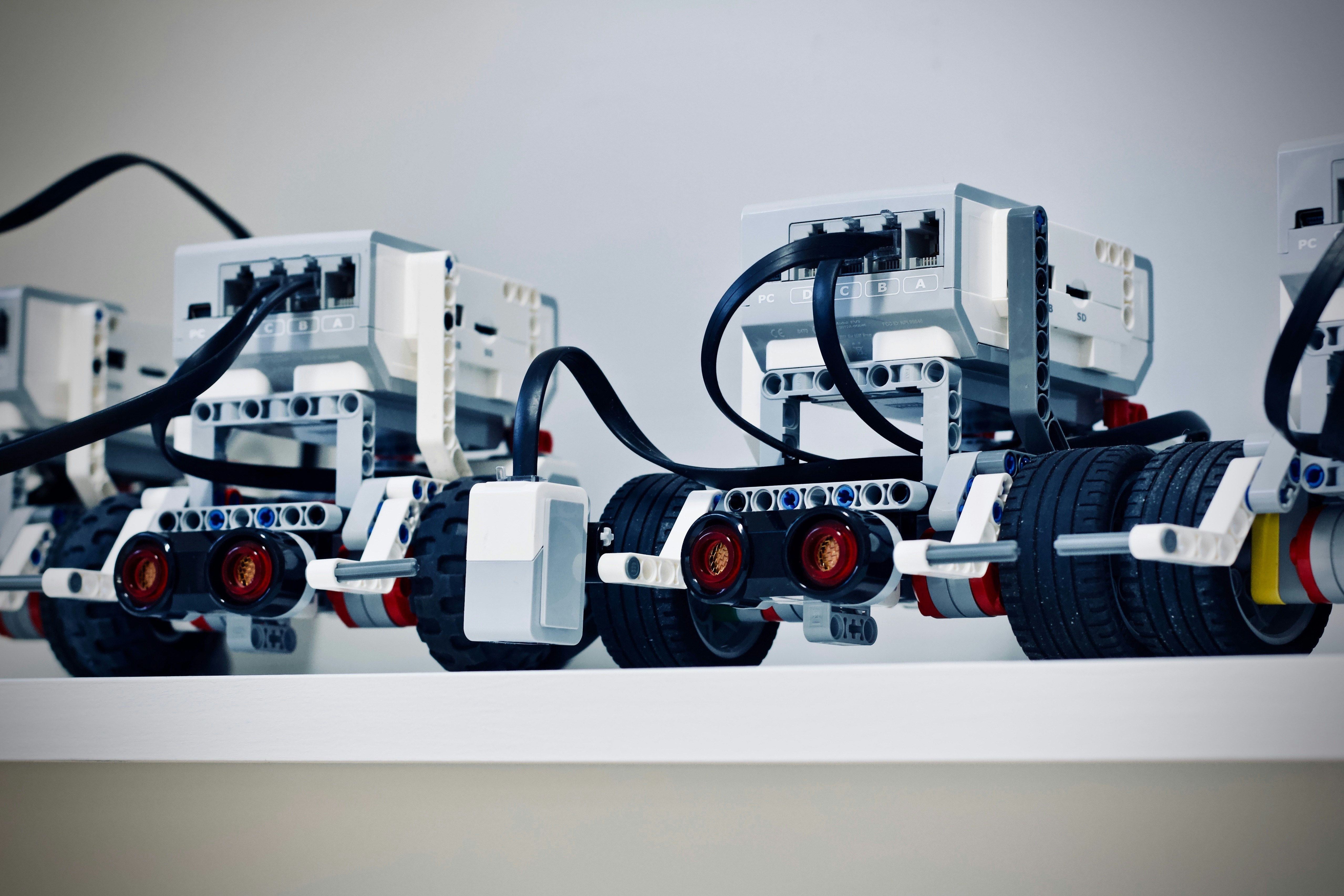 Students building physical robotic configurations